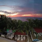Hotel Paicos Beach
